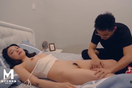 Sex táo bạo của cô Triệu Gia Mai và gã đàn ông lạ